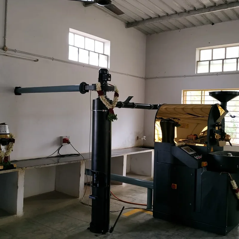 Coffee roasting machine gas piping structure with regulator column