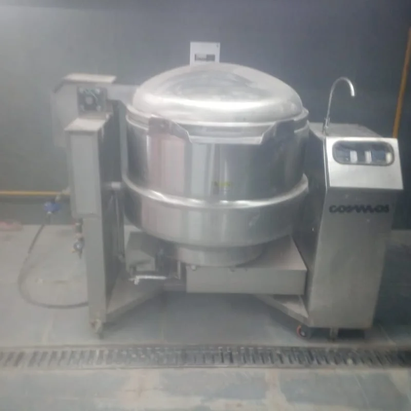 Industrial tilting kettle food-processing equipment with a gas pipeline connection